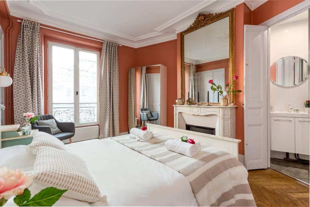 Appartement Elegant, Cosy In Heart Of ! Parijs